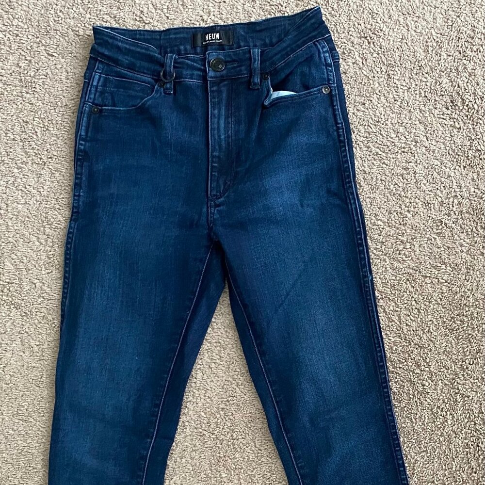 Neuw Jeans in Blue Black